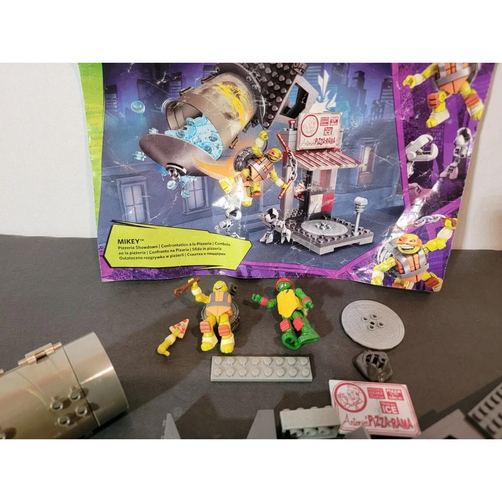 TMNT Mega Bloks Mikey Pizzeria Showdown‎ Playset Incomplete Ninja Turtles